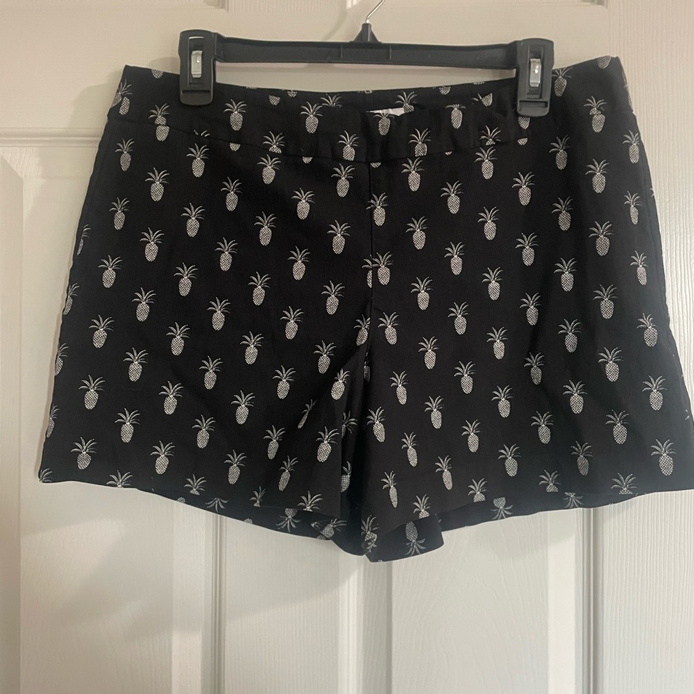Margaret M Black Pineapple Pattern Shorts XL